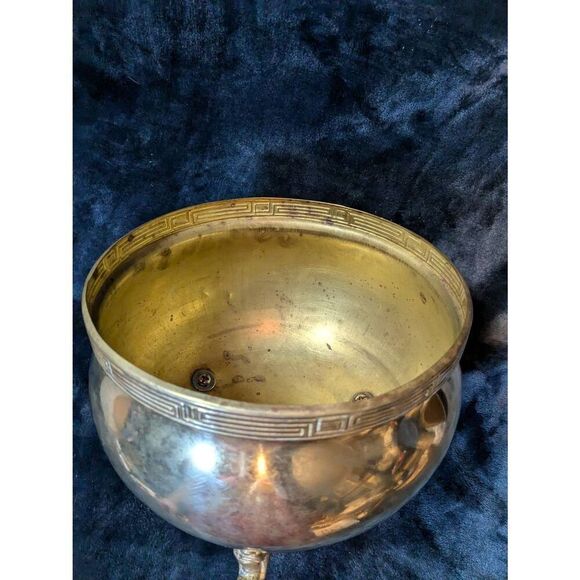 Vintage solid brass cauldron,plant pot 8Wx6H - Picture 3 of 11